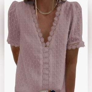 Dokotoo blouse size small in mauve